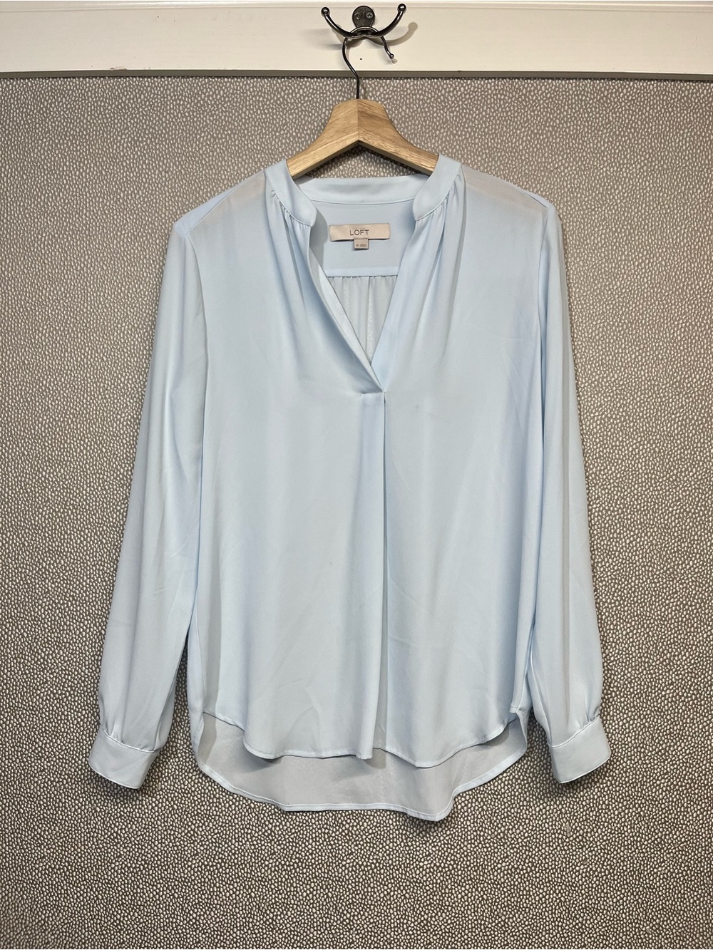 XS LOFT Pale Blue V-Neck Split-Neck Long-Sleeve Blouse #20